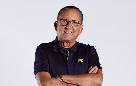 Galv&atilde;o Bueno est&aacute; narrando a Copa do Mundo pelo SBT e NSports.