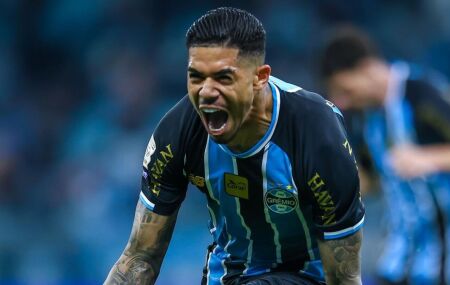 Gr&ecirc;mio em busca da classifica&ccedil;&atilde;o na Sul-Americana.