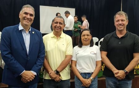 Igarassu sedia encontro sobre turismo em Pernambuco.