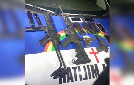 Pol&iacute;cia Militar apreende fuzil, submetralhadora e muni&ccedil;&otilde;es em Jaboat&atilde;o (PE)