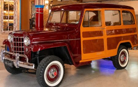 Exposi&ccedil;&atilde;o gratuita re&uacute;ne carros e motos hist&oacute;ricos no Recife
