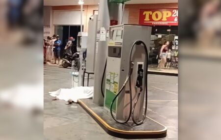 Frentista &eacute; assassinado a tiros em posto de combust&iacute;veis no Sert&atilde;o de Pernambuco.