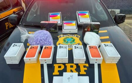 PRF apreende lote com Iphones 17, notebooks e cigarros eletr&ocirc;nicos sem nota fiscal em Salgueiro (PE)