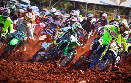 Elite do motocross disputa MX1 GP Brasil em Santa Cruz do Capibaribe (PE)