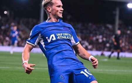 Mudryk est&aacute; liberado para voltar ao Chelsea.