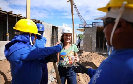 Governadora Raquel Lyra vistoria obras em cidades do Sert&atilde;o de Itaparica