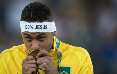 Neymar anuncia adeus da Sele&ccedil;&atilde;o Brasileira.