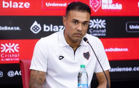 Roger Silva &eacute; o t&eacute;cnico do Atl&eacute;tico Goianiense.