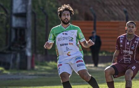 Lateral Bernardo &eacute; um dos suspensos.