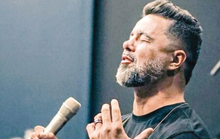Pastor e cantor gospel Davi Vieira Passamani