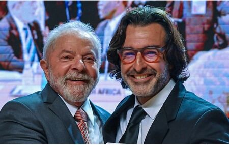 Decis&atilde;o de Luiz In&aacute;cio Lula da Silva de exonerar o fot&oacute;grafo Ricardo Stuckert