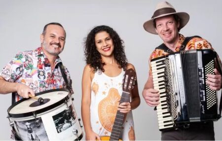 M&uacute;sica "Menino Angola", composi&ccedil;&atilde;o de Theo Lustosa e Paulinho Motta