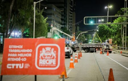 Obras de requalifica&ccedil;&atilde;o da orla, dentro do Projeto Orla Parque - 