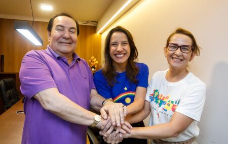 Raquel Lyra junto a Iza&iacute;as R&eacute;gis e D&eacute;bora Almeida