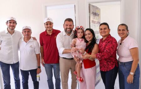 Prefeita Elcione participa da entrega de unidades habitacionais pelo programa Morar Bem PE.
