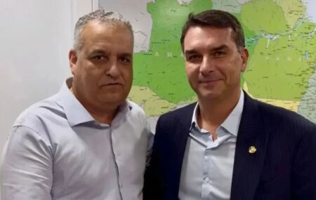 Alfredo Gaspar e Fl&aacute;vio Bolsonaro.