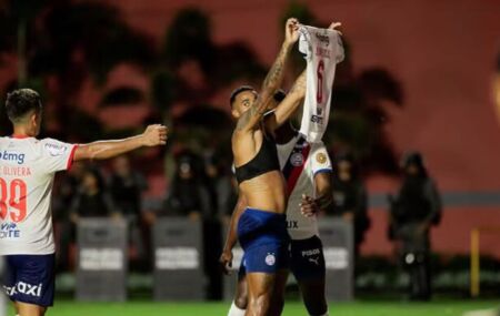Confus&atilde;o come&ccedil;ou com comemora&ccedil;&atilde;o de Jean Lucas ap&oacute;s segundo gol do Bahia.