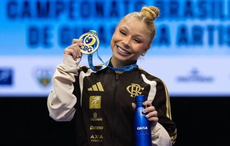 Fl&aacute;via Saraiva brilha no Brasileiro de Gin&aacute;stica com solo embalado por Ney Matogrosso e Luiz Gonzaga e leva o ouro
