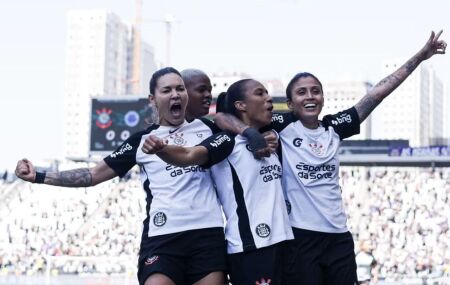 C&acirc;mara aprova lei que limita para quatro atletas n&atilde;o profissionais por time no futebol feminino