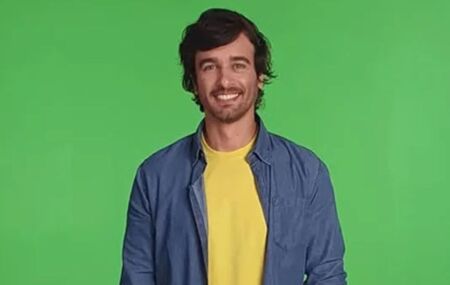 Ator alega ter "confundido" crian&ccedil;a autista com namorada ap&oacute;s ser preso por estupro de vulner&aacute;vel