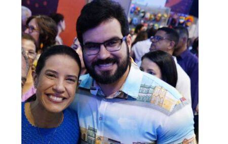 Raquel Lyra junto a C&eacute;sar Ramos