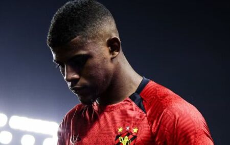 F&aacute;bio Matheus s&oacute; volta a campo em 2027.