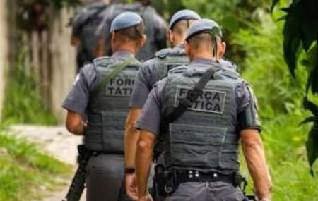 PMs presos em S&atilde;o Paulo s&atilde;o investigados por roubo e estupro de adolescente na zona leste da capital.