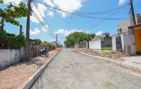 Obras em ruas de Pau Amarelo