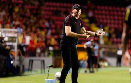 Gilmar Dal Pozzo, t&eacute;cnico do Sport.