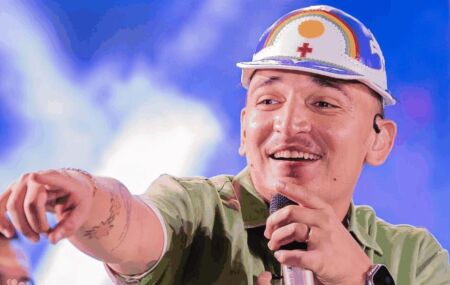 Jo&atilde;o Gomes celebra 24 anos e se torna 1&ordm; brasileiro a cantar em palco ic&ocirc;nico na Austr&aacute;lia