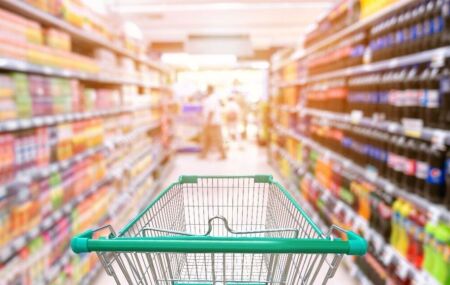 Supermercado &eacute; condenado ap&oacute;s funcion&aacute;ria trabalhar 18 horas e urinar nas cal&ccedil;as no Grande Recife
