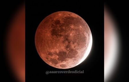 Eclipse lunar visto do interior de Pernambuco.