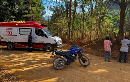 Equipes de emerg&ecirc;ncia foram mobilizadas ap&oacute;s a colis&atilde;o entre duas motocicletas na zona rural de Jata&uacute;ba.