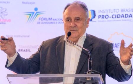Cristovam Buarque, ex-Ministro da Educa&ccedil;&atilde;o.