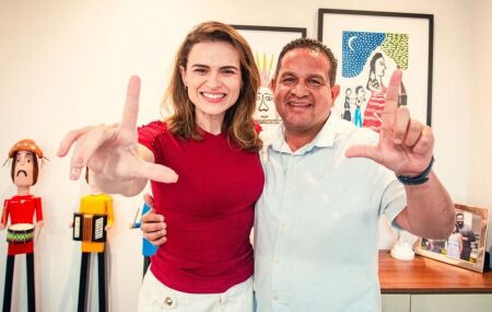 Mar&iacute;lia Arraes e Bebe &Aacute;gua.