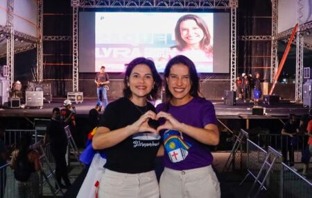 Raquel Lyra e Priscila Krause acompanham montagem da conven&ccedil;&atilde;o deste domingo