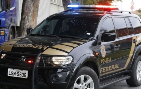 Viatura da Pol&iacute;cia Federal