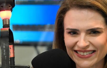 Mar&iacute;lia Arraes em sabatina da R&aacute;dio Jornal