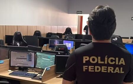  Opera&ccedil;&atilde;o Arena. 