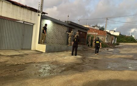 Opera&ccedil;&atilde;o C&Aacute;DIZ. 