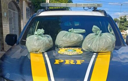 Fiscaliza&ccedil;&atilde;o na BR-232, em Sert&acirc;nia, no Sert&atilde;o de Pernambuco. 