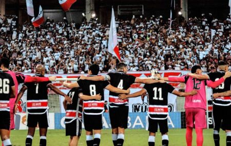 Santa Cruz e torcida: uma uni&atilde;o centen&aacute;ria.