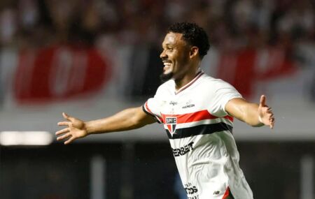 S&atilde;o Paulo visa Brasileiro antes de decis&atilde;o na Sula.