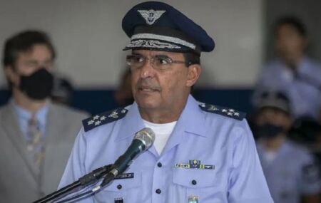 Tenente-brigadeiro Carlos Baptista Junior.
