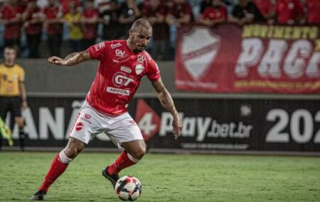 Arilson &eacute; o novo refor&ccedil;o do Santa Cruz para S&eacute;rie C.