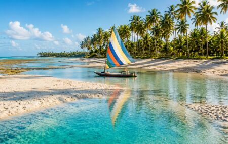 Praia do Patacho, localizada em Porto de Pedras, no litoral norte de Alagoas