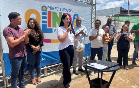 Prefeita Mirella Almeida em solenidade de &iacute;nicio das obras em Sapucaia 