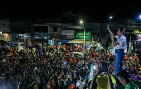 Raquel Lyra em campanha na cidade de Olinda