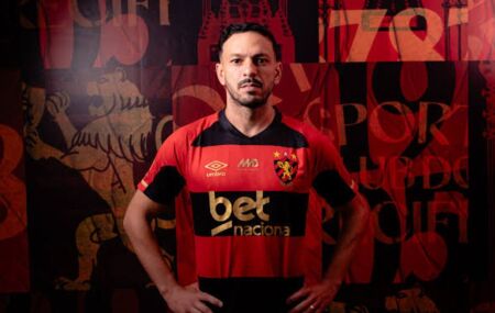 Yago Felipe d&aacute; adeus ao Sport e assina com a Chapecoense.