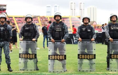 Efetivo da Pol&iacute;cia Militar na Ilha do Retiro